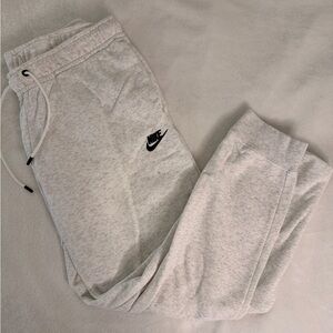 Light Grey Nike sweatpants M